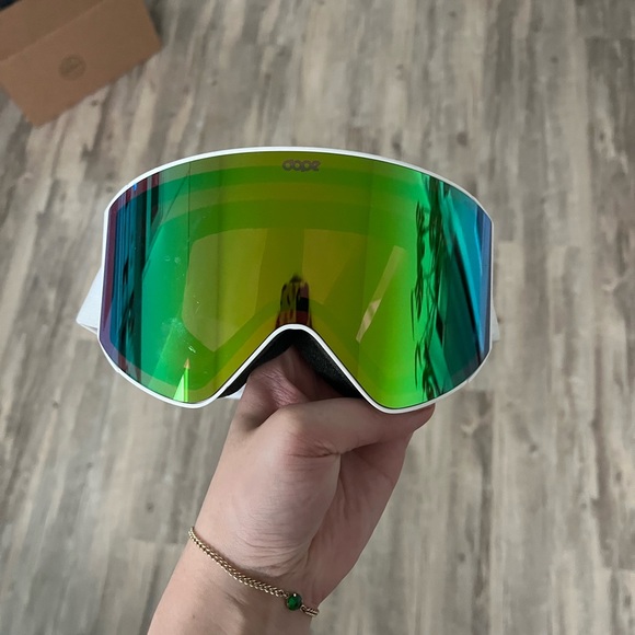 Snow goggles - Picture 1 of 2